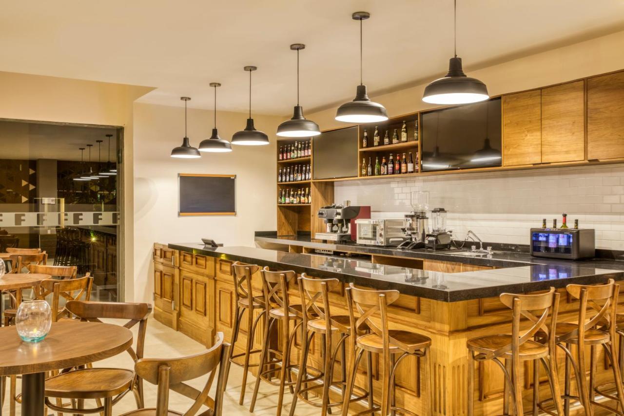 Fiesta Inn Express San Luis Potosi Oriente Εξωτερικό φωτογραφία