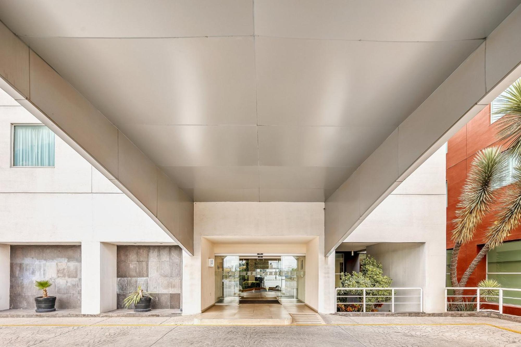 Fiesta Inn Express San Luis Potosi Oriente Εξωτερικό φωτογραφία