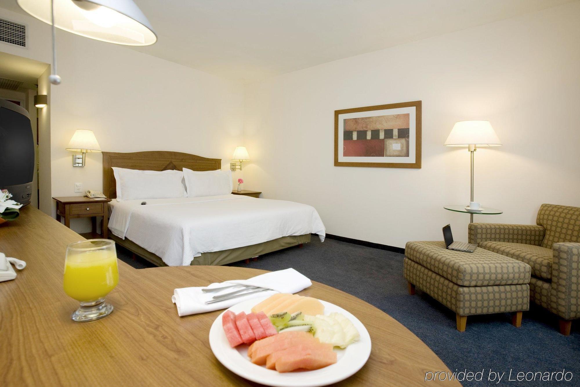 Fiesta Inn Express San Luis Potosi Oriente Εξωτερικό φωτογραφία