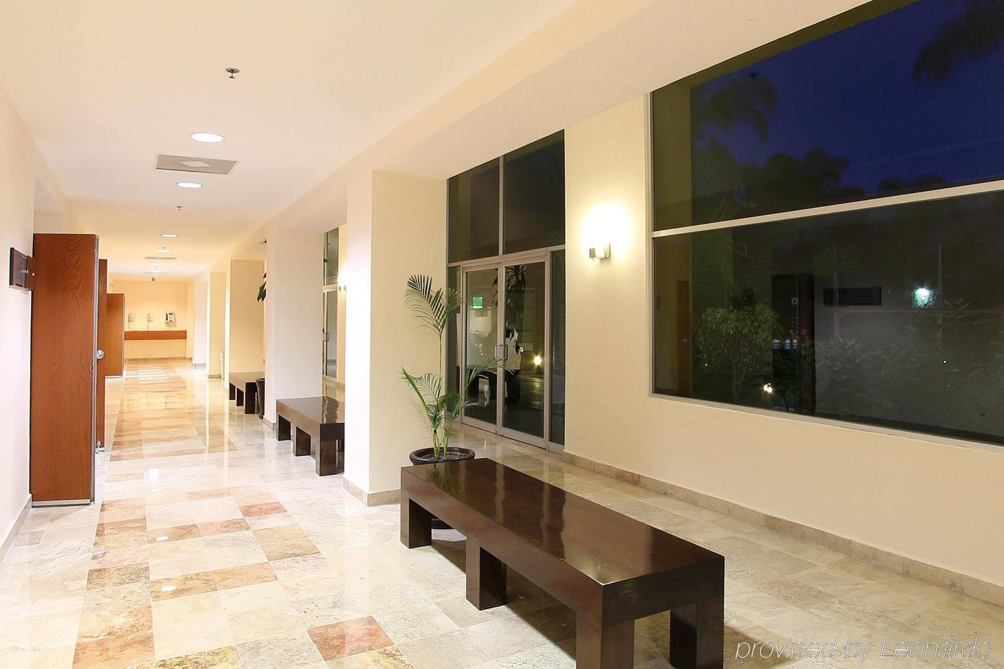Fiesta Inn Express San Luis Potosi Oriente Εξωτερικό φωτογραφία