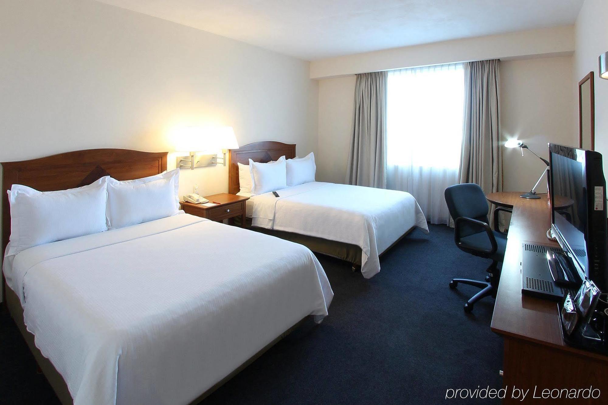 Fiesta Inn Express San Luis Potosi Oriente Εξωτερικό φωτογραφία
