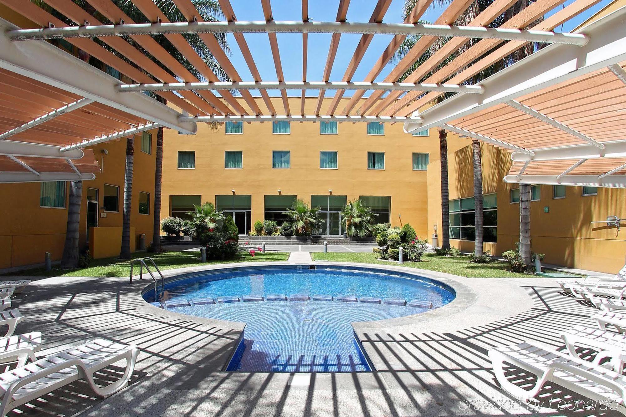 Fiesta Inn Express San Luis Potosi Oriente Εξωτερικό φωτογραφία