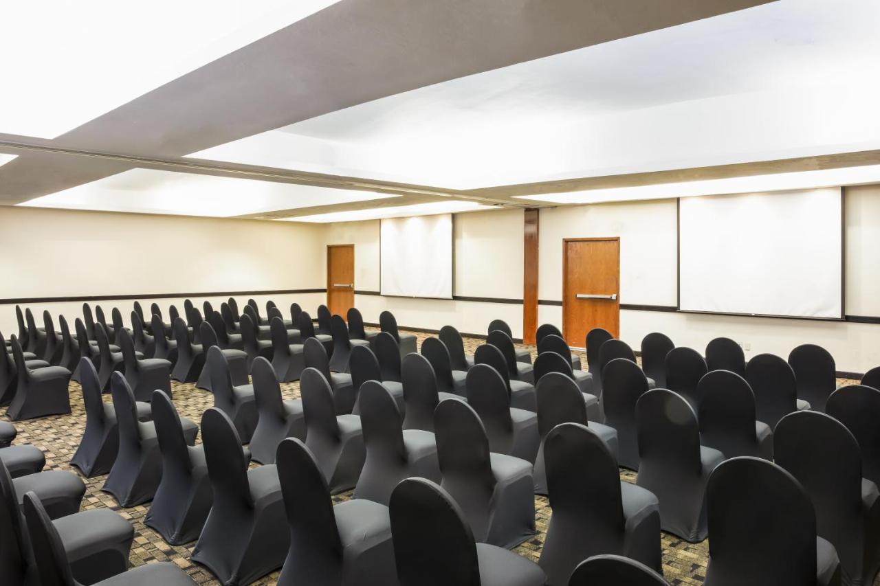 Fiesta Inn Express San Luis Potosi Oriente Εξωτερικό φωτογραφία